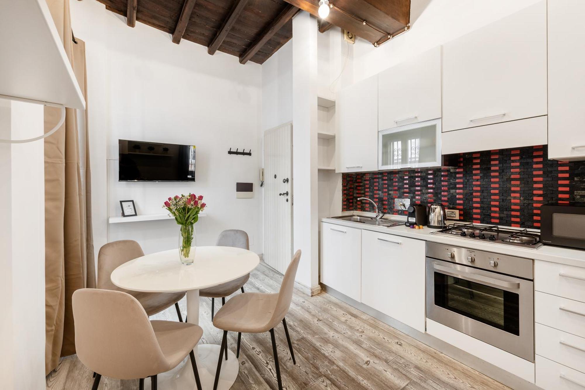 White Flat Rione Monti — Photos 1
